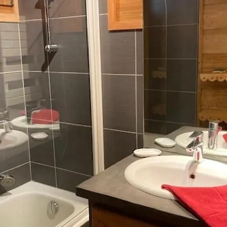 3 Chambres, Cheminee, Balcon, Centre Les Gets, Pres Des Pistes Et Commodites - Fr-1-671-14